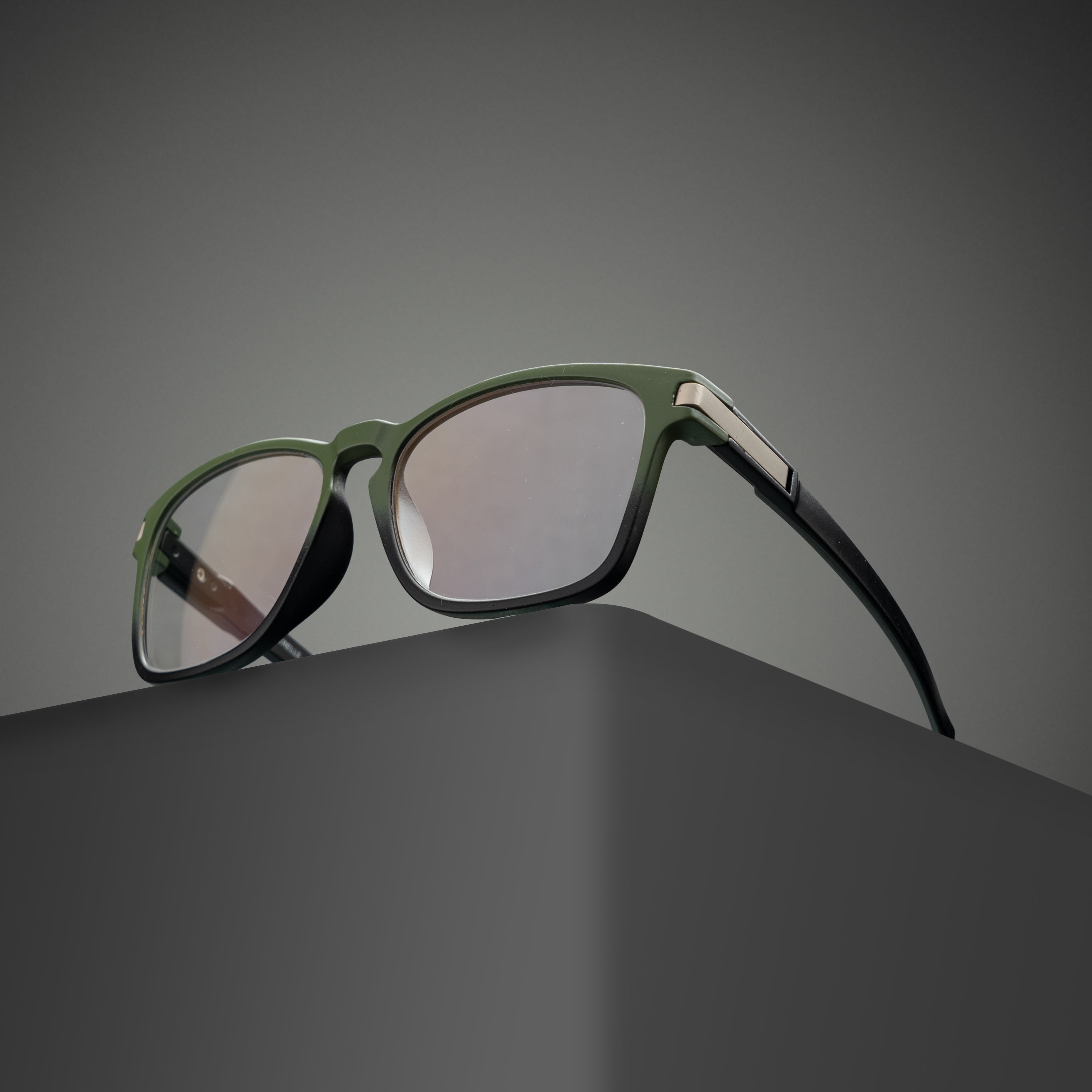 green frame square screenglass