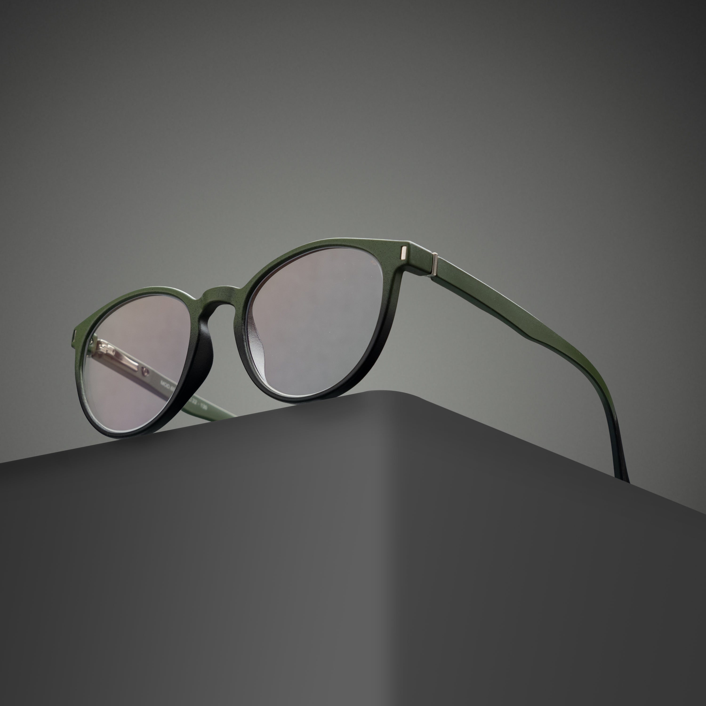ligh green screen glass